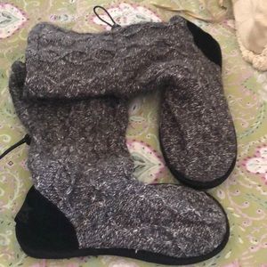 Mukluk grey sweater boots, size 9